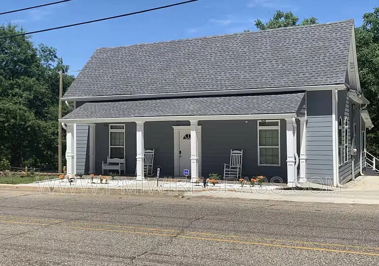 217 Orion St — Photo 1