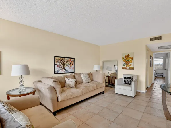 4008 Hythe A, Boca Raton, FL 33434