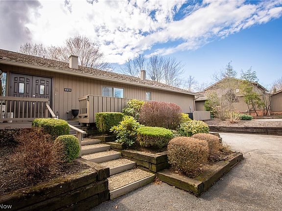 2nd image of 512 Overlook Dr #11