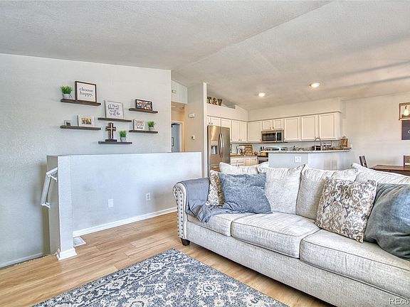 4th image of 2433 Bearwood Avenue