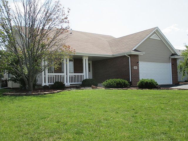 1st image of 2116 Foxwood Dr