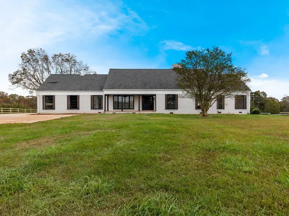 802 Hickory Hollow Rd, Inman, SC 29349