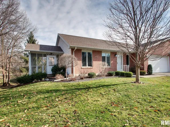 105 Waterford Dr W, Quincy, IL 62305