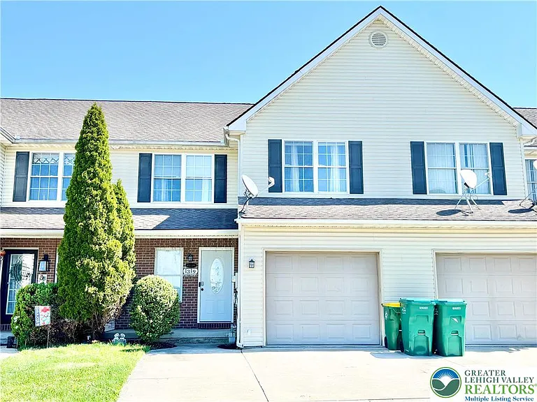 1319 Mohr Cir — Photo 1