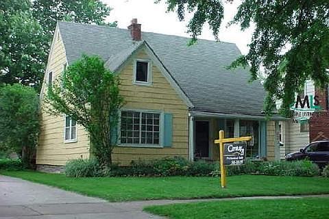 1st image of 633 E Alexander Ave