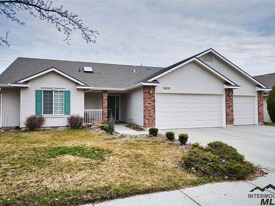 2nd image of 5831 N Brooklet Pl