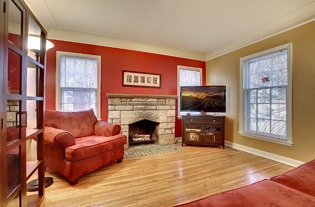 1st image of 4367 Queen Ave N