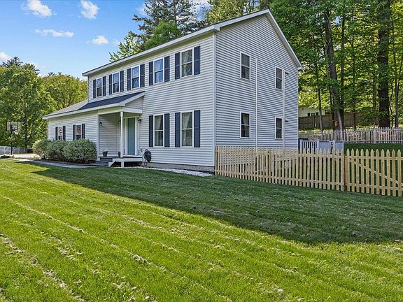 3rd image of 4 Greenbriar Drive