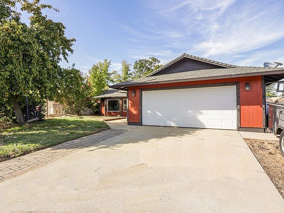 2nd image of 2554 Capella St