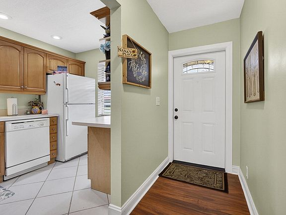 4th image of 135 Lake Anne Drive