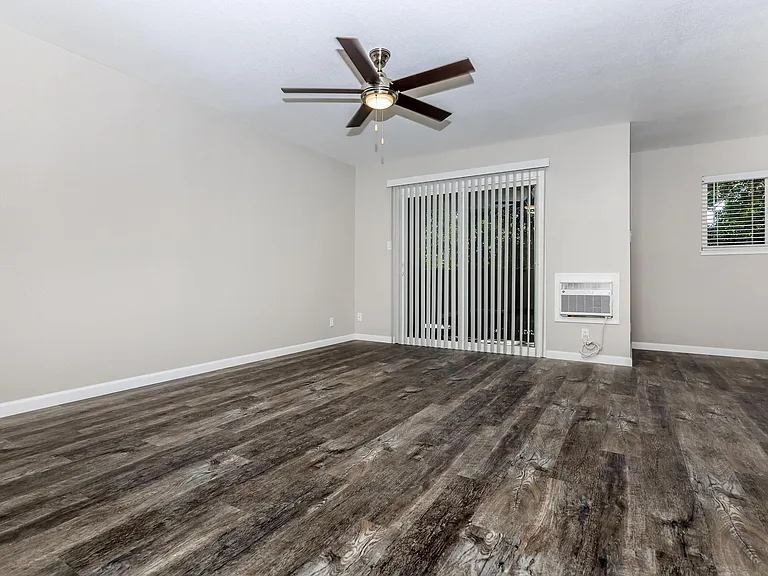 4401 Central Ave — Photo 22