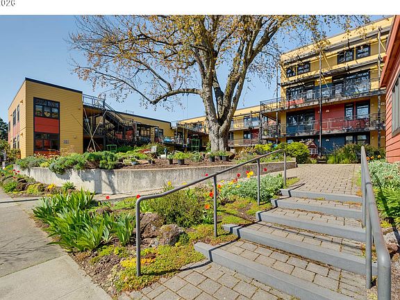 3rd image of 2525 N Killingsworth St APT 109