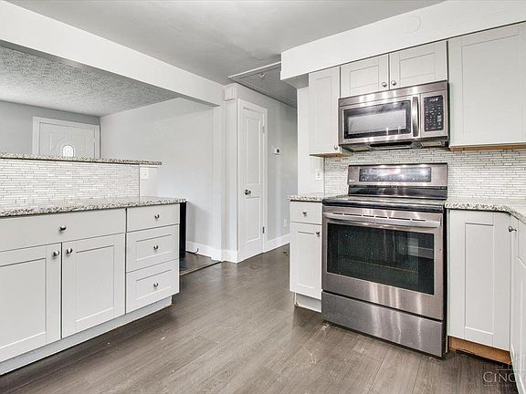 3rd image of 5814 Monfort Hills Ave