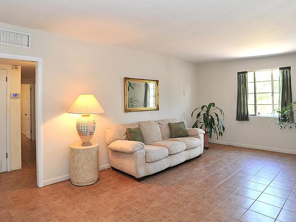 4th image of 2807 E 21st St
