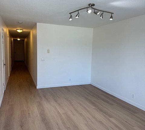 5th image of 5763 Mission St APT 3