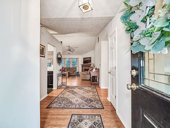3rd image of 710 Ashton Ln
