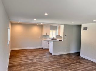 166 Magnolia St #C, Costa Mesa, CA 92627