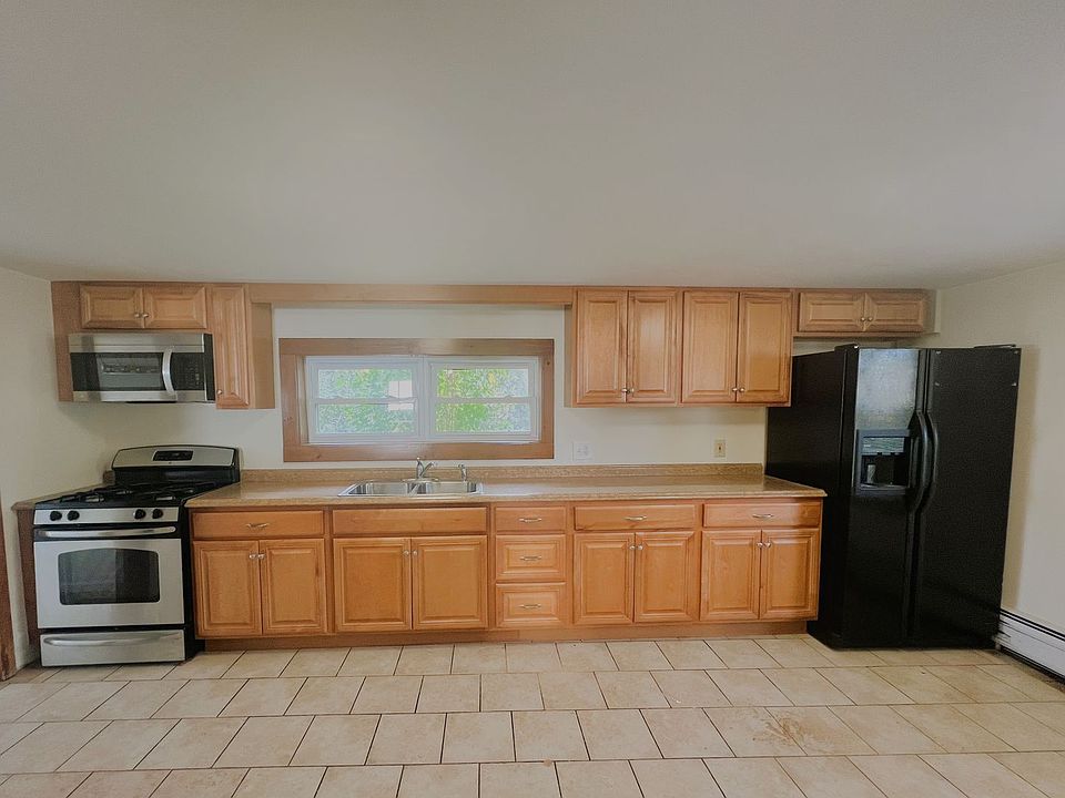 2nd image of 15 New Lenox Rd