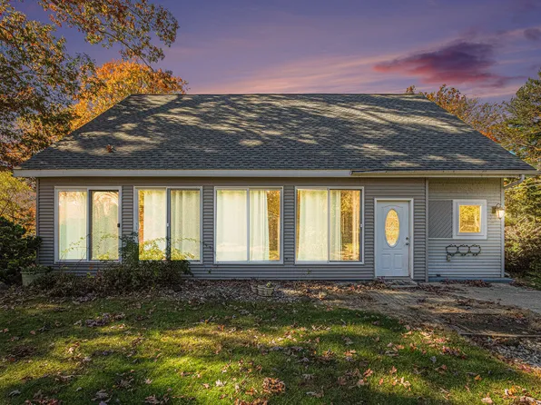 4426 E Tudor Rd, Berrien Springs, MI 49103
