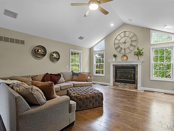 4th image of 200 Jacqueline Dr