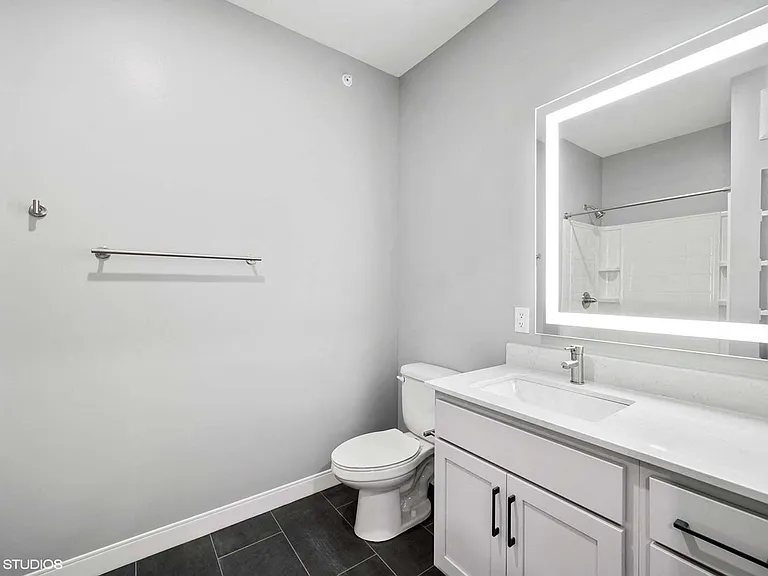 Lago Apartments — Photo 80