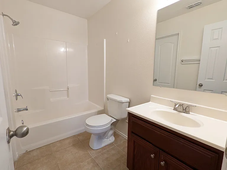 813 W Arroyo Park Ln #B — Photo 12