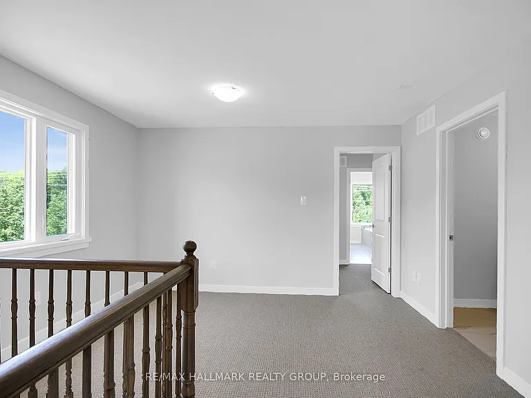 749 Newstead Cres — Photo 25