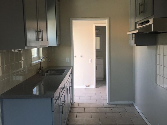 4th image of 549 Margaret Ave