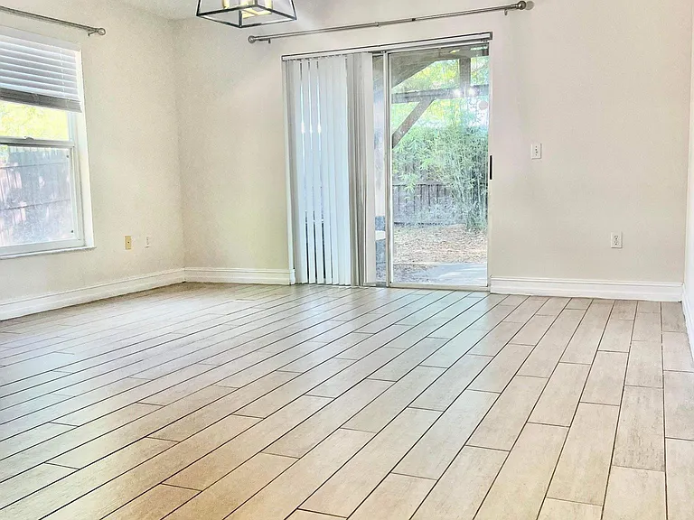 1612 Muir Cir — Photo 22
