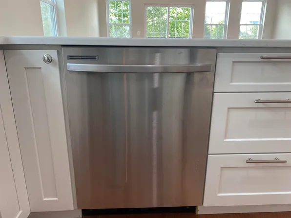 176 Avenue F image 18 of 26