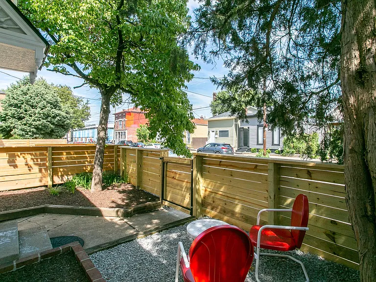 1112 Logan St — Photo 7