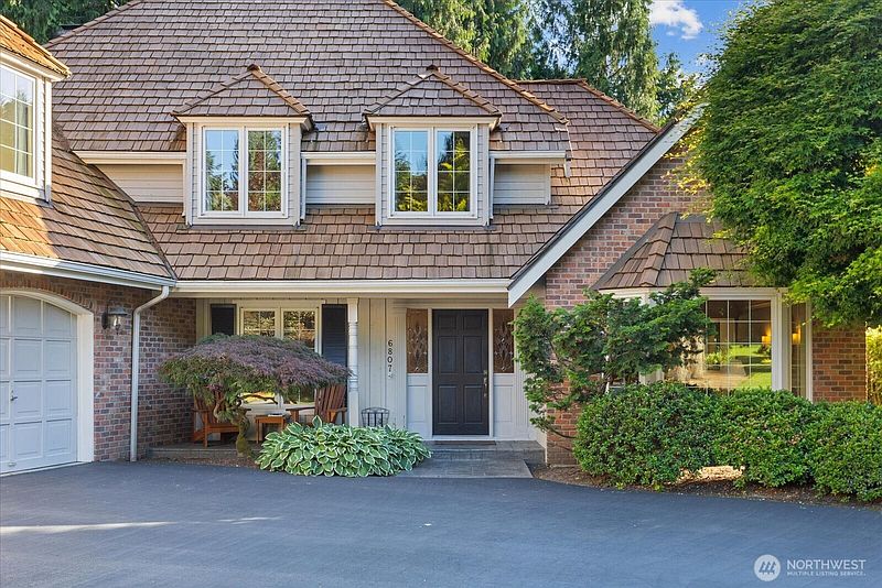 5th image of 6807 214th Avenue NE