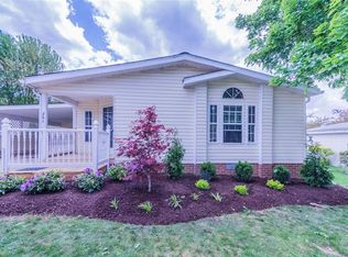 261 Rock Lake Dr, Zelienople, PA 16063