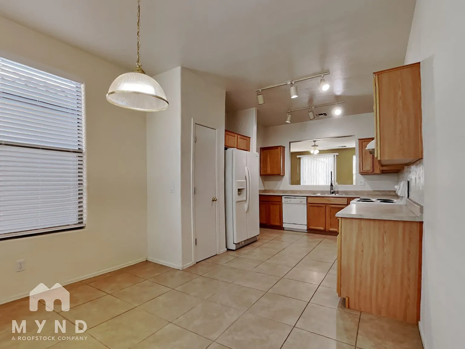 4 bed, 2.0 bath, 1699 sqft, $1,745 — Photo 2