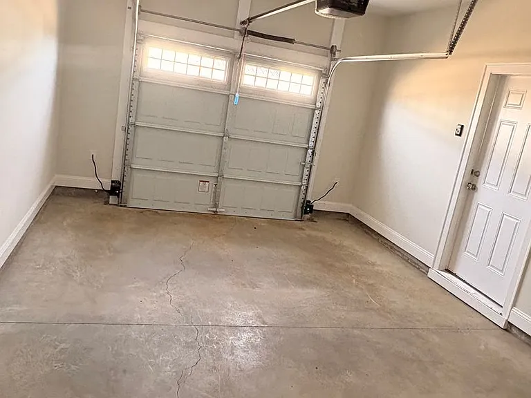 110 Alva Ct — Photo 16