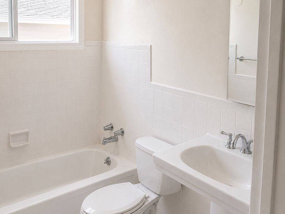 2nd image of 407 Rio Del Mar