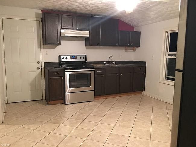 2nd image of 25 Winfield St APT 3