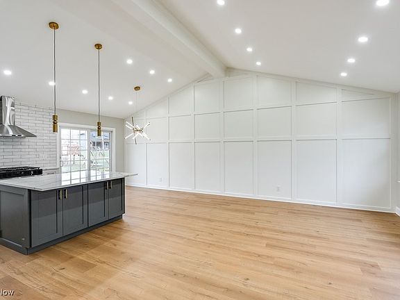 5th image of 147 Saint Lawrence Blvd