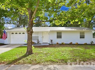 902 Balmoral Pl, Valrico, FL 33594