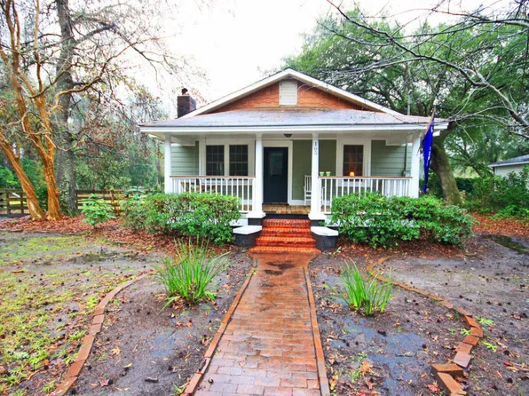 165 Embassy Dr, Summerville, SC 29483