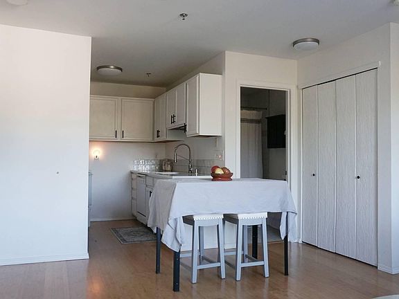 5th image of 3717 California Ave SW APT 402