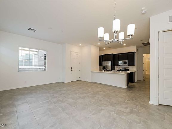 3rd image of 746 Chopin Hills St
