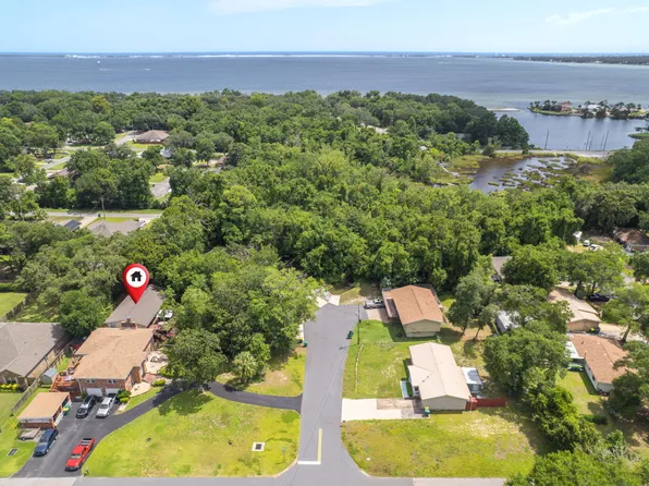 14 6th St, Shalimar, FL 32579