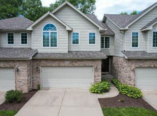 1054 Mission Hills Ct, Chesterton, IN 46304
