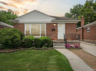 100 Elmsford Dr, Clawson, MI 48017