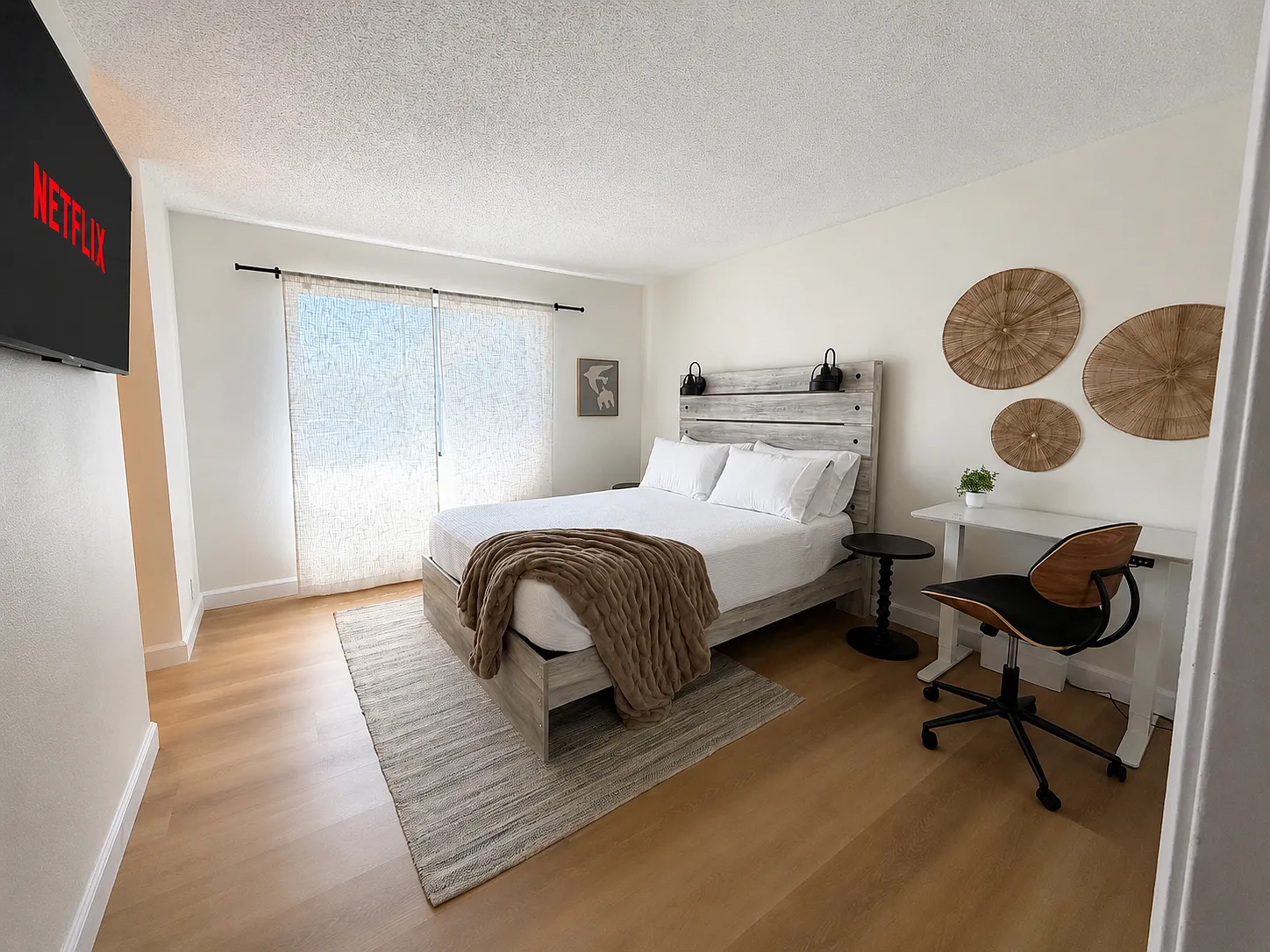 3 bed, 1084 sqft, $6,750 — Photo 4