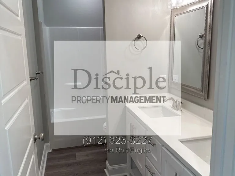 79 Ennis Rd — Photo 32