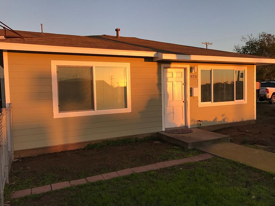 Recent exterior siding and paint