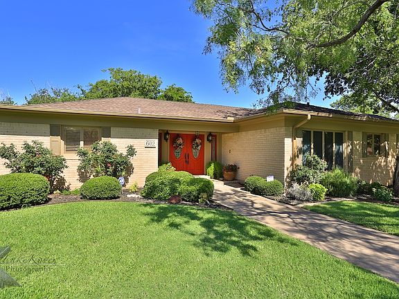 4th image of 602 Scott Pl