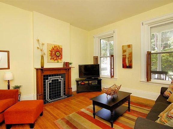 4th image of 1555 Pullan Ave